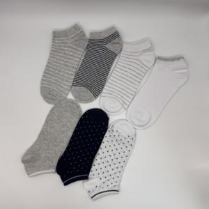 स्शोर्बिंग फीचर के साथ अदृश्य पहनने के लिए काले सफेद ग्रे में महिलाओं के छोटे मोजे - Product Image 2
