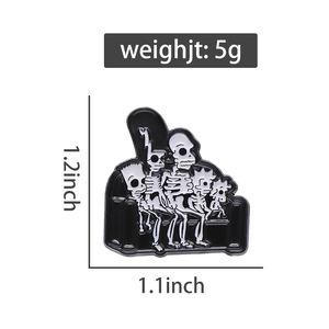 دبابيس معدنية مخصصة بتصميم شخصيات كرتونية من سيمبسونز وعائلة الهيكل العظمي، شارات ودبابيس مينا للهالوين - Product Image 5