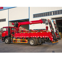 Vente Flash : Camion de fret HOWO 8 tonnes avec système de grue de type Hiab pour l'exportation