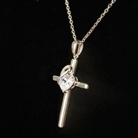 Nouveau collier en argent sterling 925 avec chaîne à maillons Jésus, plaqué rhodium, pendentif croix crucifix en forme de cœur, diamant moissanite VVS, chrétien
