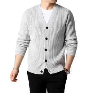 <span class=keywords><strong>2025</strong></span> <span class=keywords><strong>New</strong></span> XB Cổ Điển Người Đàn Ông Nút Áo Len Cardigan Kinh Doanh V Cổ Phong Cách Người Đàn Ông Đan Áo Len Cashmere Người Đàn Ông Áo Len - Product Image 2