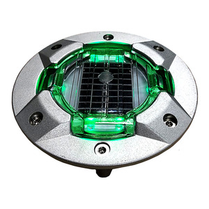 Borne de signalisation routière solaire <span class=keywords><strong>en</strong></span> aluminium à visibilité 360° avec cœur remplaçable, éclairage LED certifié IP68 pour <span class=keywords><strong>trafic</strong></span> multidirectionnel - Product Image 3