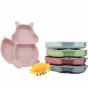 Plato Personalizado con Diseño de Ardilla Bebé, Juego de Platos de Silicona Ecológicos y No Tóxicos, Tazón de Silicona Platino 100% de Grado Alimenticio, Libre de BPA - Product Image 1