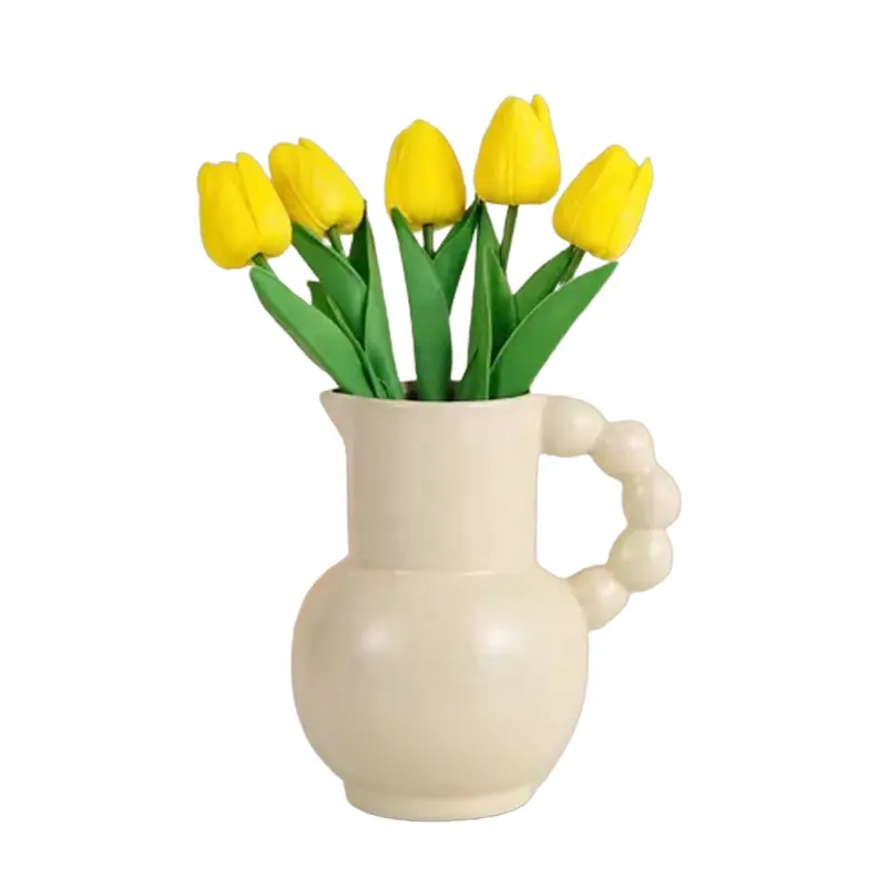Sıcak satış İskandinav Modern krem inci kolu süt tenceresi çiçek vazolar ev dekor için sevimli tasarımcı masa seramik ve porselen vazolar
