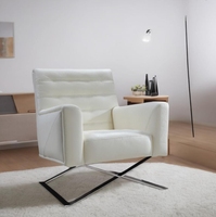 Fauteuil de détente moderne et élégant en cuir blanc avec structure en fer et base chromée