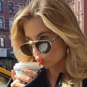 3821 Роскошные модные солнцезащитные очки с металлическими градиентными линзами для мужчин и женщин солнцезащитные очки - Product Image 1