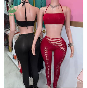 ชุดเซ็ต 2 ชิ้น สไตล์เซ็กซี่สำหรับฤดูร้อน เสื้อครอปแขนกุดคอ halter และกางเกงผ้าลูกไม้ร้อยเชือก - Product Image 1