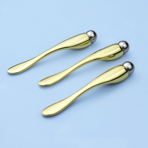 Augencreme-Massagestäbchen mit Rollkugel aus goldenem Metall, Beauty-Gesichtskosmetikspatel Löffel - Product Image 2