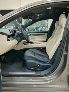 ZE EKR 001 AWD 2022 Usado, Vehículo Eléctrico de Lujo, 100 kWh, Largo Alcance, Motor Dual - Product Image 6