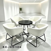 Chaise de salle à manger en cuir PU, fauteuil moderne avec pieds en métal noir, siège rembourré pour salon, réception, salle de réunion
