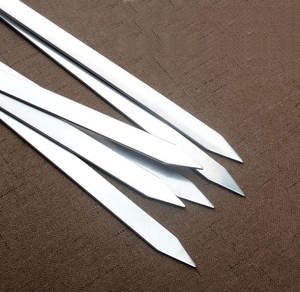 <span class=keywords><strong>Brochette</strong></span> en acier inoxydable avec manche en <span class=keywords><strong>bois</strong></span> Ensemble de barbecue en fer résistant à la chaleur de <span class=keywords><strong>50</strong></span> <span class=keywords><strong>cm</strong></span> de long - Product Image 6