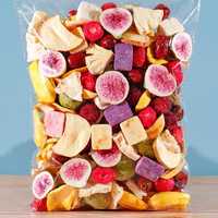 Gefreeze-droogde gemengde noten en vruchten, gefreeze-droogde vruchtchips, puur gefreeze-droogd fruit in polyzak