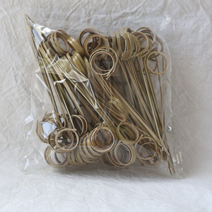 Mini Palillos de Bambú Desechables, Brochetas Decorativas de Bambú para Aperitivos y Adornos - Product Image 4