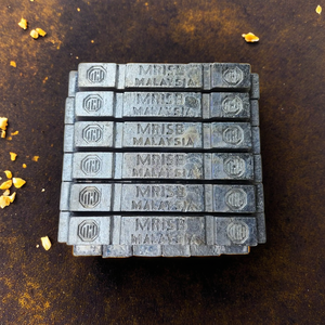 แท่งโลหะบริสุทธิ์ตะกั่วบริสุทธิ์ผลิตจากมาเลเซีย99.97% บริสุทธิ์สำหรับใช้ในอุตสาหกรรมและเชิงพาณิชย์ - Product Image 1