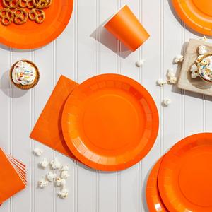 Juego de Vajilla Moderna para Fiestas en Color Naranja, 72 Piezas de Platos, Vasos y Servilletas de Papel, para 24 Personas - Product Image 1