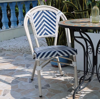 Ensemble de table et de chaises de salle à manger en alliage d'aluminium imperméable pour l'extérieur avec un design moderne, durable pour les hôtels, les restaurants, les cafés, les jardins