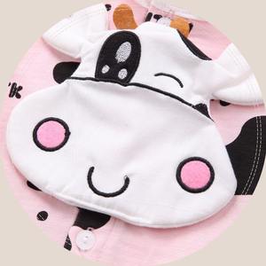 畅销婴儿爱心服装批发2岁印花牛图案婴儿服装连裤 - Product Image 4