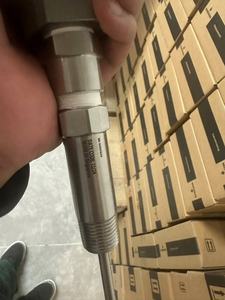 جهاز استشعار درجة الحرارة 214C RTD من ROSEMOUNT مستشعر درجة حرارة عنصر واحد أو مزدوج مقاوم للحرارة - Product Image 3