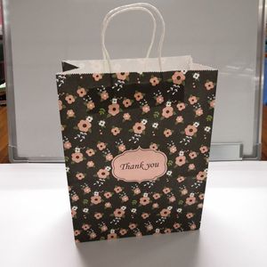 ถุงช้อปปิ้งของขวัญบอร์ดงาช้างหรูหราแบบกำหนดเองพร้อมการพิมพ์ออฟเซ็ตรีไซเคิลได้สำหรับเทียนและงานฝีมือ - Product Image 6