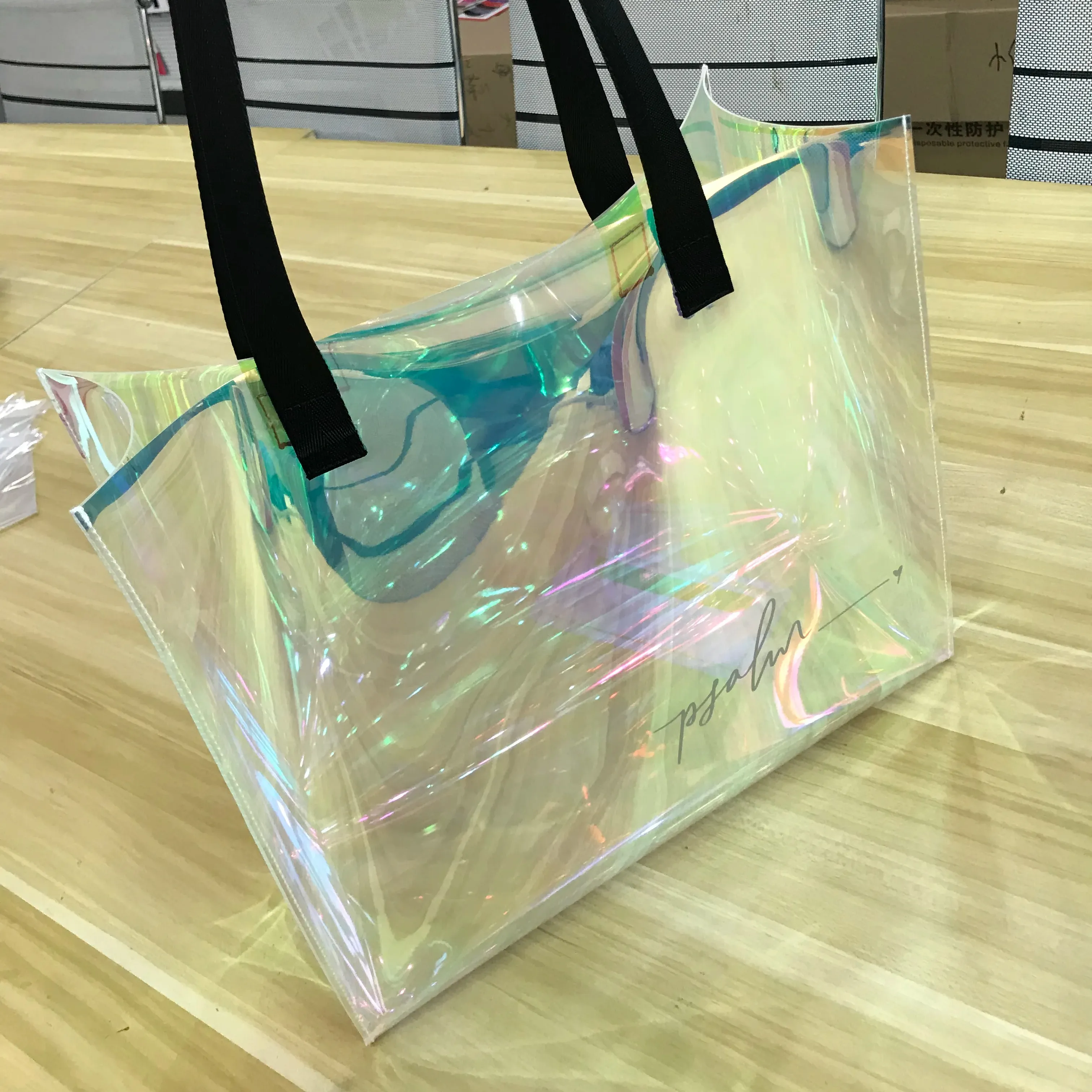 حقيبة يد للتسوق بلاستيكية مجسمة من البلاستيك بتصميم مخصص من شركة OEM بشعار شفاف مضاد للأشعة فوق البنفسجية حقيبة يد متسوق من البلاستيك مقاومة للماء