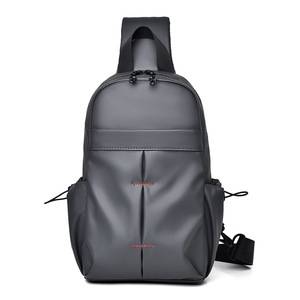 Sac banane moderne personnalisé en PU léger et décontracté, sac à dos de poitrine multi-poches pour voyage avec porte-bouteille d'eau - Product Image 1