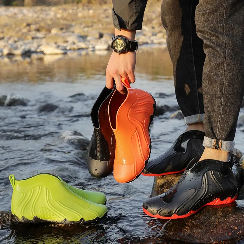 Hochwertige modische kurze Herren-Regen-Schuhe individuelles Design bequeme freiluft-Wasserdichte rutschfeste langlebige PVC-Regen-Schuhe
