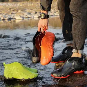 Sapatos de chuva curtos de PVC duráveis para homens, moda de alta qualidade, com design personalizado, confortável, à prova d'água e antiderrapante, para uso ao ar livre
