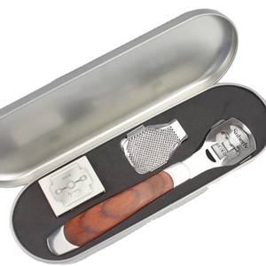 Mango <span class=keywords><strong>de</strong></span> madera <span class=keywords><strong>de</strong></span> acero inoxidable para el cuidado <span class=keywords><strong>de</strong></span> los pies, Kit <span class=keywords><strong>de</strong></span> afeitadora <span class=keywords><strong>de</strong></span> callos para pedicura - Product Image 1