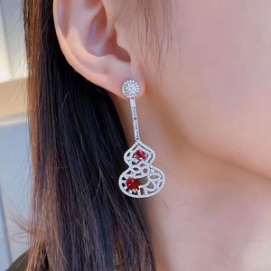 Boucles d'oreilles tendance plaquées or FYEDRED3367 avec zircon et argent 925, design gourde Ruyi de luxe léger - Product Image 1