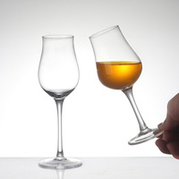 Verre à whisky Tulip à la vente chaude, verre à dégustation en cristal sans plomb, logo personnalisé pour une utilisation professionnelle au bar