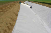 Géotextile non tissé en polyester pour la construction, le durcissement du béton, le renforcement et le drainage ; Feutre perméable ; Couverture de durcissement pour ciment blanc