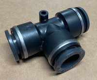 Raccord en T pour tuyau d'air 5/8" X Kv2t15 00, neuf, authentique, en stock, avec garantie d'un an.