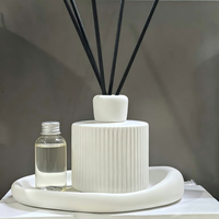Bocaux à bougies en céramique faits à la main, diffuseur de parfum en céramique rayé de couleur avec logo personnalisé de luxe, ensemble cadeau avec plateau pour mariage