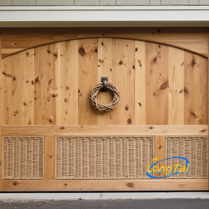 LONG TAI Vente en gros <span class=keywords><strong>Porte</strong></span> <span class=keywords><strong>de</strong></span> <span class=keywords><strong>garage</strong></span> en bois massif moderne à bon <span class=keywords><strong>prix</strong></span> avec ascenseur <span class=keywords><strong>motorisée</strong></span> 9x8 en bois à deux volets personnalisée bon marché - Product Image 6