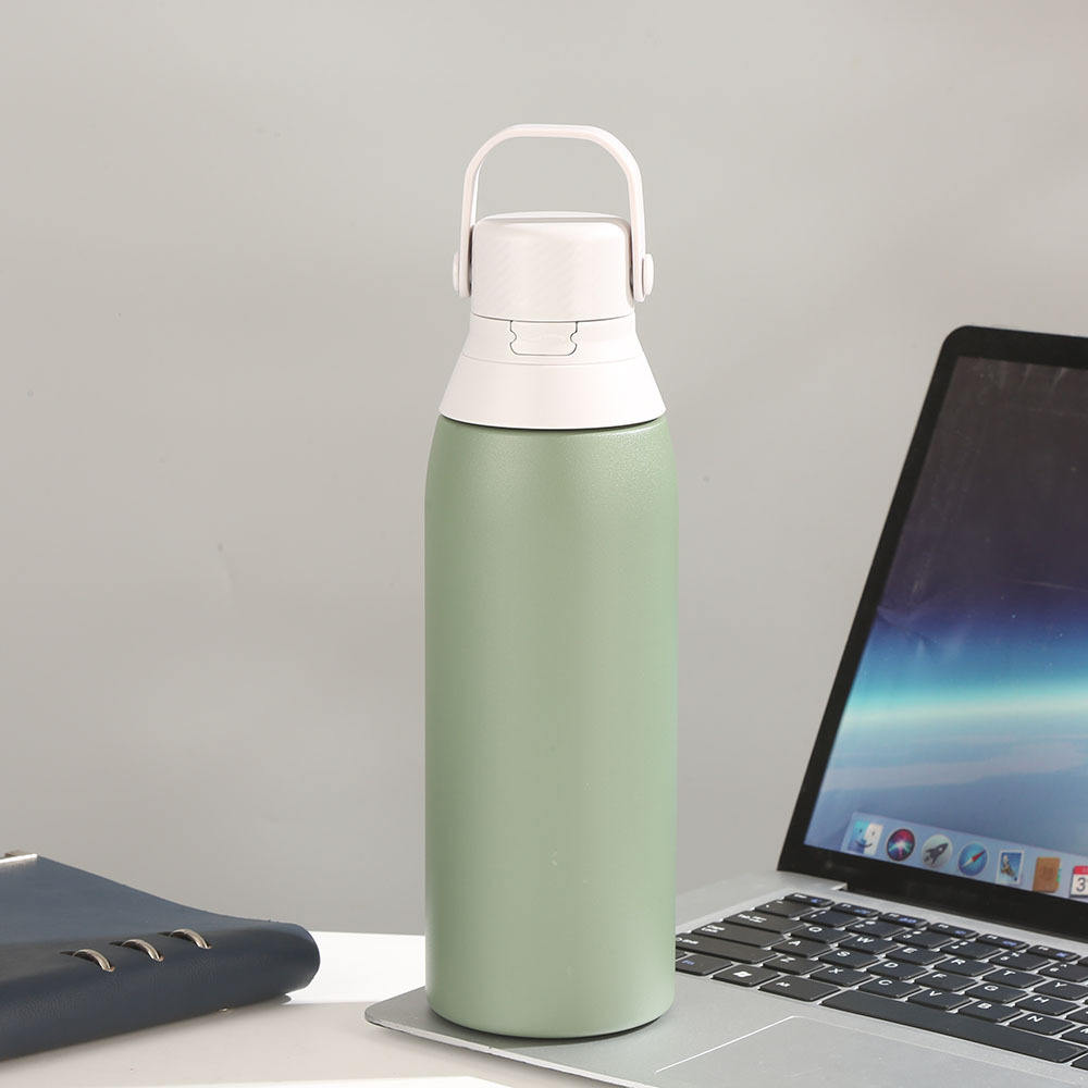 สีเขียวอ่อน