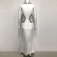 Robe de soirée élégante et sexy SB3718, blanche, à découpes, sans manches, maxi robe d'été avec fente haute