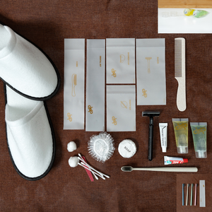 Kit de Artículos de Baño Desechables Personalizados para Empaque, Material Biodegradable al por Mayor OEM, Bolsa de Artículos de Aseo, Esenciales de Viaje para Hotel - Product Image 1