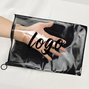 Sacs d'emballage en plastique biodégradable mat et givré personnalisés, sacs à fermeture éclair pour t-shirts, maillots de bain, vêtements avec logo - Product Image 4