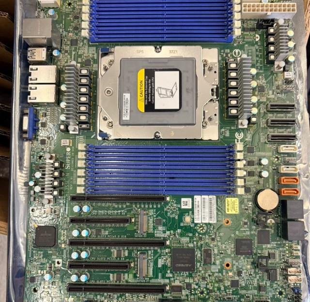 H13SSL N Server Motherboard Single Socket SP5 DDR5 E ATX Mainboard for A-M-D EP-YC 9004 9005 Series CPU