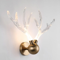 Décoration artistique personnalisée : Sculpture en résine transparente en forme de bois de cerf avec applique murale LED, modèle de collection d'art modelé à la main