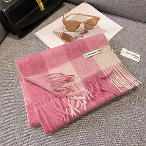 Женский шерстяной шарф в клетку, 180 х30 см - Product Image 4