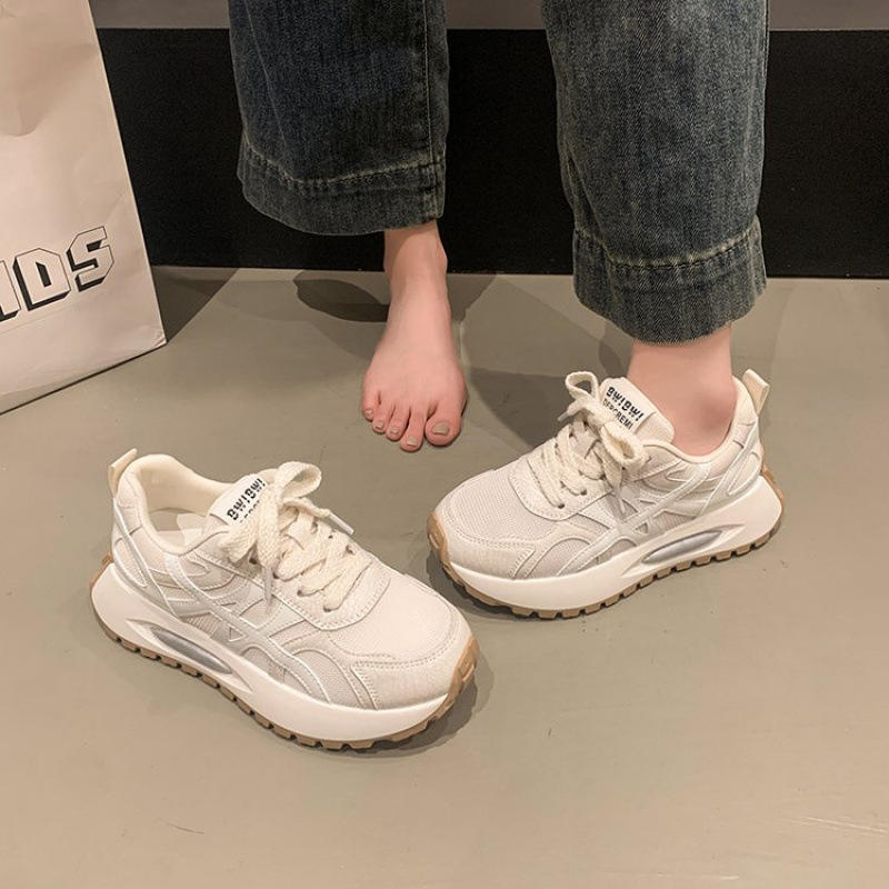 สีขาวครีม