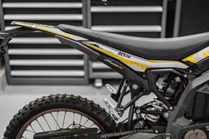 Vélo de montagne électrique <span class=keywords><strong>pas</strong></span> <span class=keywords><strong>cher</strong></span> Suron 74V 12500W 55ah 2024, moteur central, Suron Ultra Bee, motos tout-terrain - Product Image 3