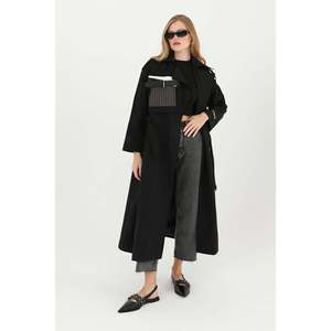 Gabardina Negra con Bolsillos y Detalles para Mujer Soul - Prenda Exterior Elegante, Clásica y Moderna para Primavera y Otoño - 32000TRC - Product Image 3
