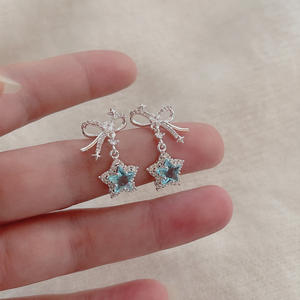 Pendientes de Plata de Ley S925 con Diseño de Lazo y Estrella Azul Marino, Sensación Fresca de Verano, Pendientes Largos Versátiles de Alta Gama, Diseño Azul Transparente - Product Image 3