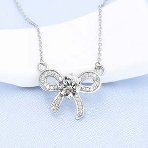 Collier pendentif nœud papillon entièrement pavé de diamants pour femme, design nœud tendance, chaîne de clavicule, vente en gros d'usine - Product Image 4