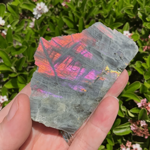 Tranche de <span class=keywords><strong>labradorite</strong></span> violette à fort éclat, plaque de pierre précieuse Spectrolite pour la fabrication de bijoux, pierre de guérison en cristal violet de qualité supérieure - Product Image 1