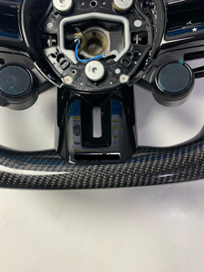 <span class=keywords><strong>Volant</strong></span> Mercedes W166 W205 W213 W222 W463 <span class=keywords><strong>E63</strong></span> et G63 <span class=keywords><strong>AMG</strong></span> Style Sport en Fibre de Carbone avec Bouton de Commande OLED - Product Image 4