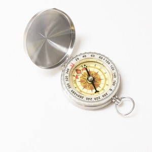 Brújula de latón magnética para navegación, brújula de bolsillo grabable para acampar, senderismo, con pantalla de esfera de puntero, novedad - Product Image 6