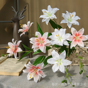 ดอกลิลลี่ประดิษฐ์สองหัว สีขาว ทำจากผ้าไหม สำหรับตกแต่งบ้าน จัดแจกัน - Product Image 4